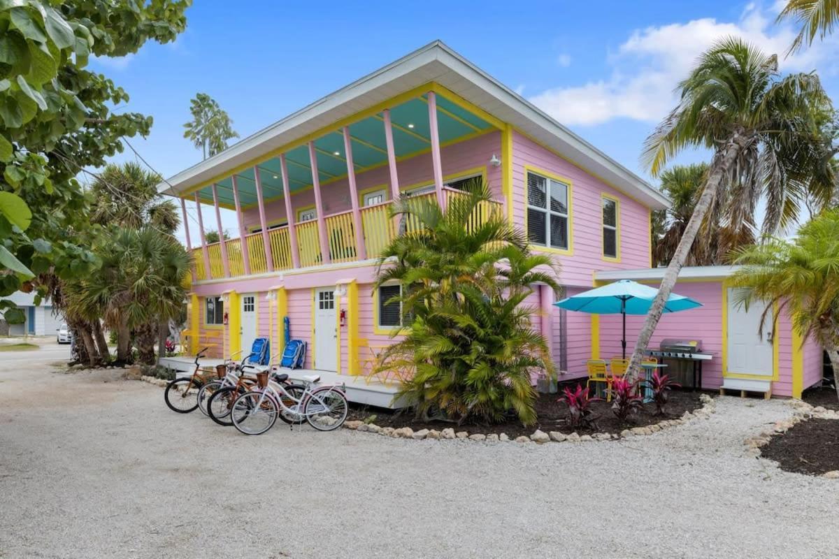 Apartment Charming With Balcony And Bikes At Historic Sandpiper Sanibel