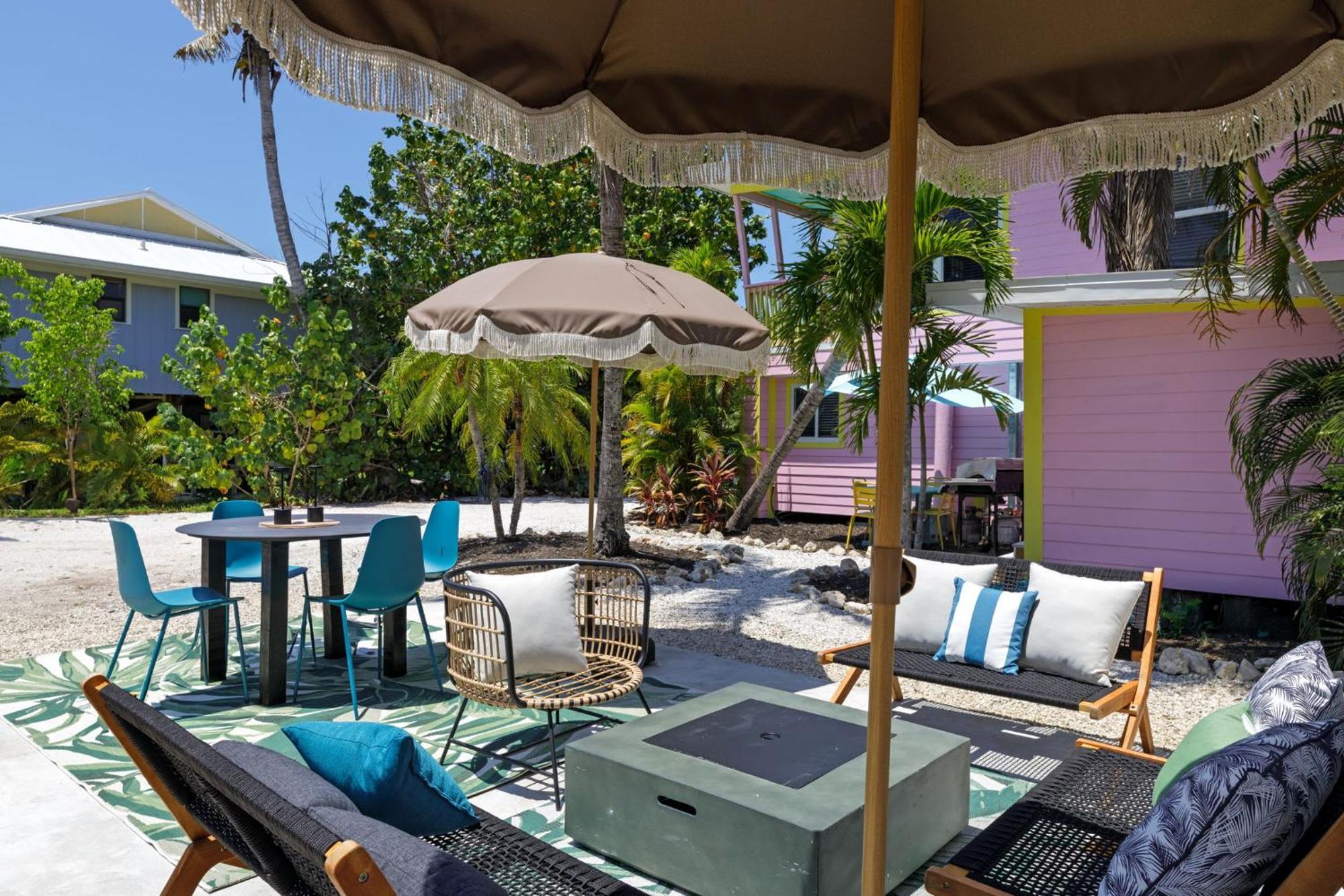 Apartment Charming With Balcony And Bikes At Historic Sandpiper